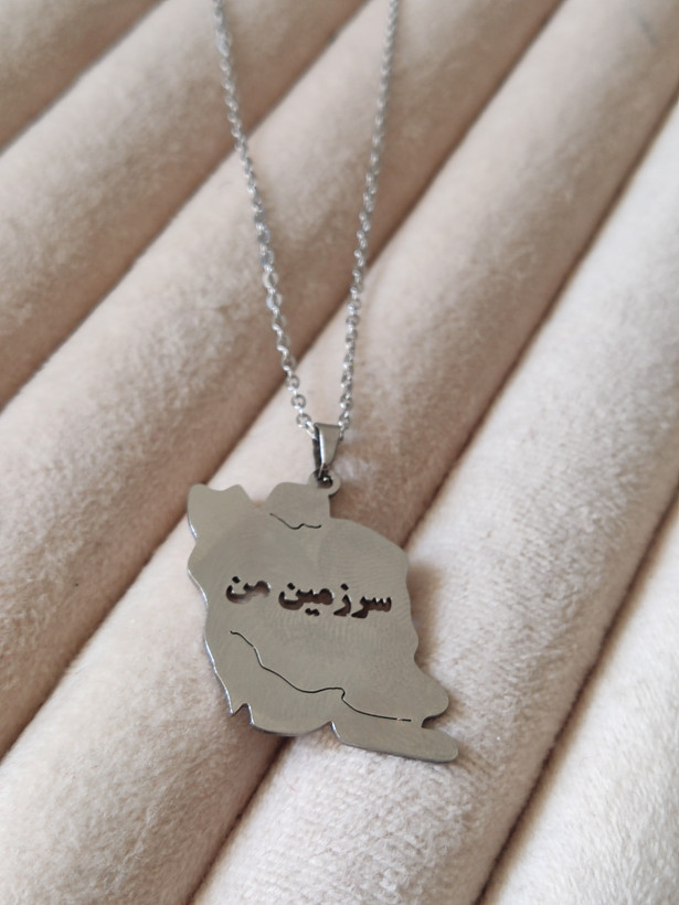 گردنبند نقشه ایران دخترانه و پسرانه استیل رنگ ثابت